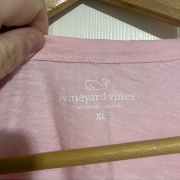 Womans Vineyard Vines Light Pink V-Neck Tee NWT - Picture 7 of 7